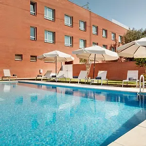 https://nh-sant-boi.topbarcelonahotels.com